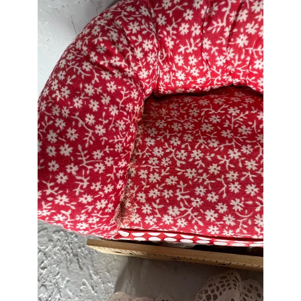 Handmade 8x4in Dollhouse Furniture Set Unisex OS Red/White Good Floral Lace Trim